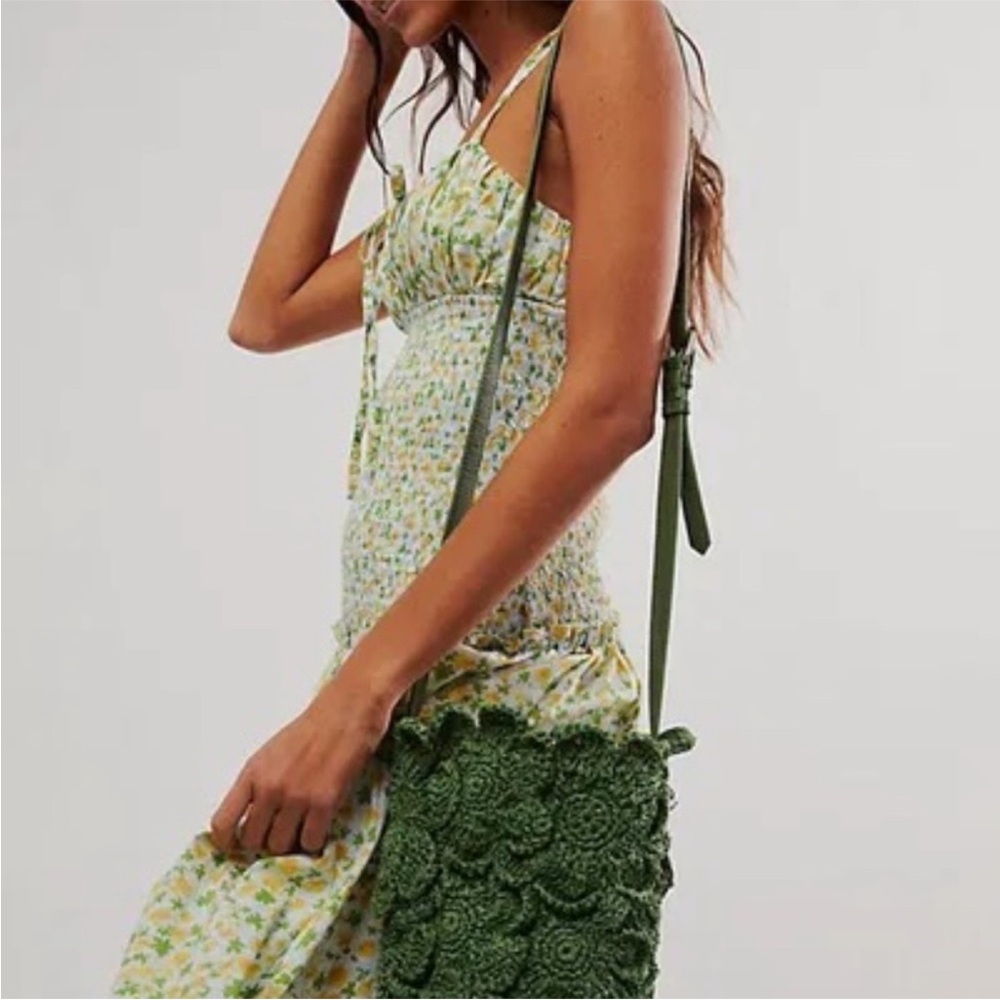 NWOT Free People Best In Show Crochet Bucket Bag in Hunter Green - Picture 2 of 7
